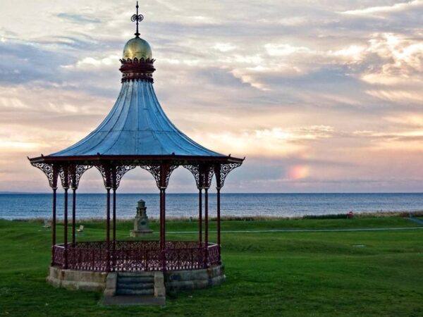 Thousand Pound Thursday NAIRN (IV12)